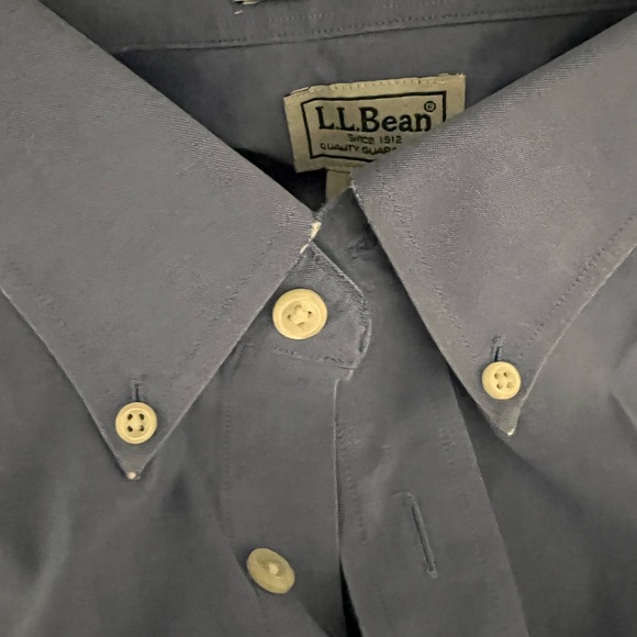 LL BEAN WRINKLE RESISTANT BLUE SHORT SLEEVE BUTTON DOWN SHIRT - Picture 7 of 7
